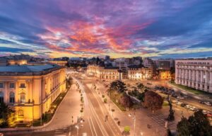 A faire, à voir à Bucarest : Piața Revoluției (Place de la Révolution)